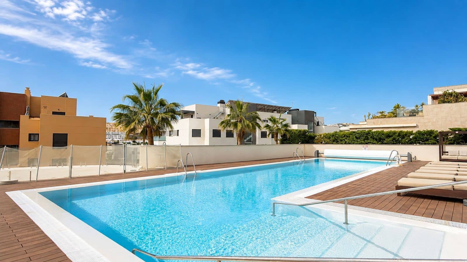 4 makuuhuone Omakotitalo myytävänä paikassa La Cala de Mijas - 999 000 € (Ref: 9836388)