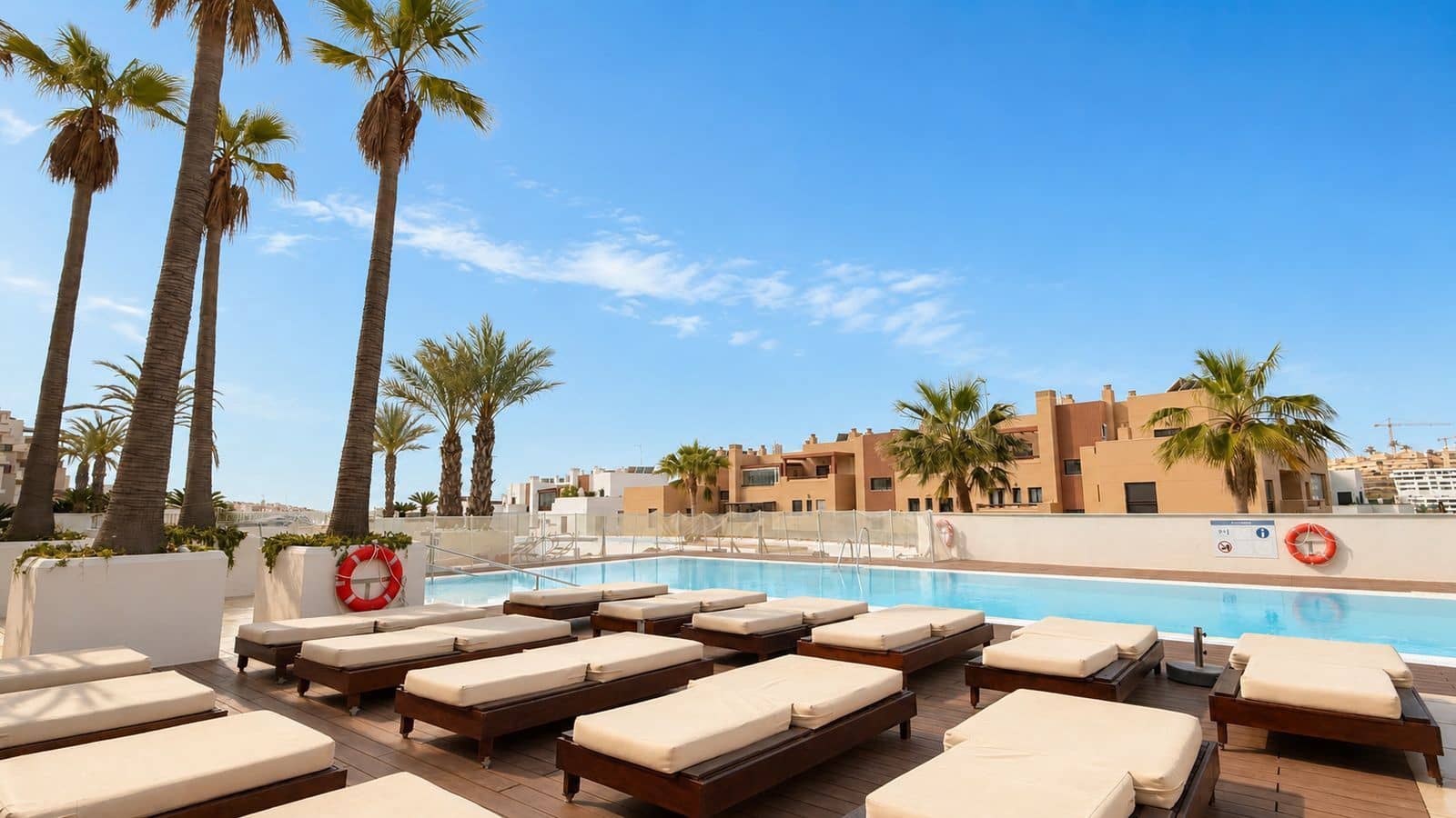 4 makuuhuone Omakotitalo myytävänä paikassa La Cala de Mijas - 999 000 € (Ref: 9836388)