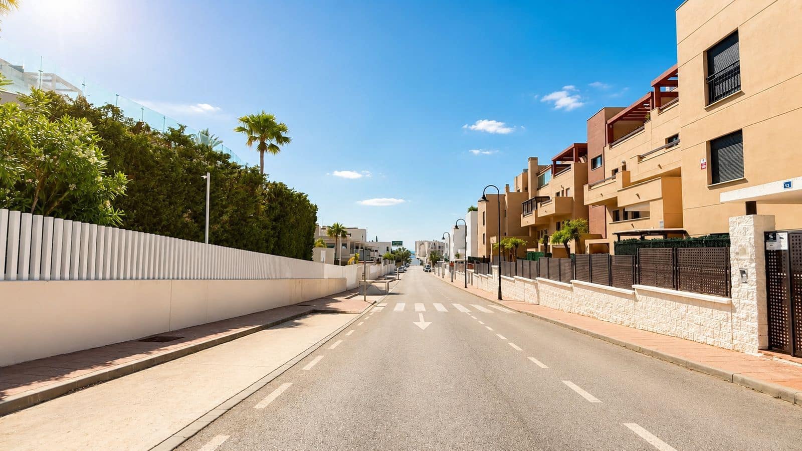 4 makuuhuone Omakotitalo myytävänä paikassa La Cala de Mijas - 999 000 € (Ref: 9836388)