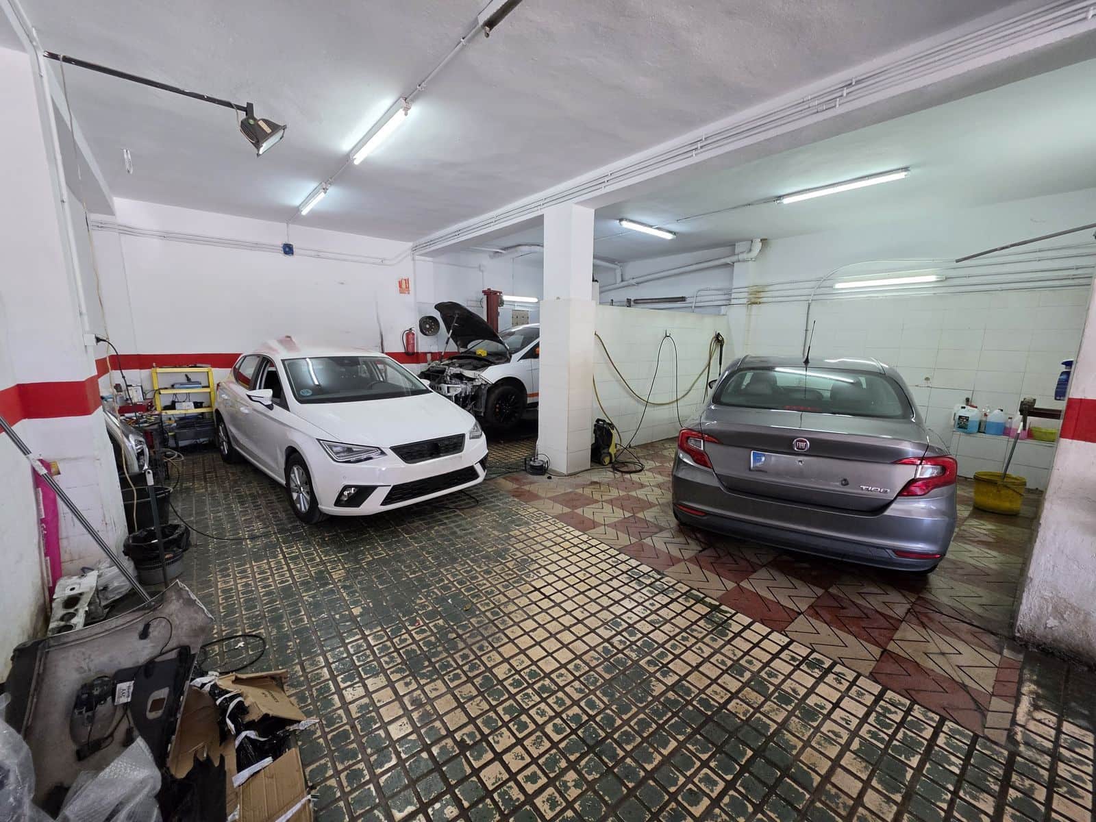 1 bedroom Business for sale in San Pedro de Alcantara - € 1,200,000 (Ref: 9836391)