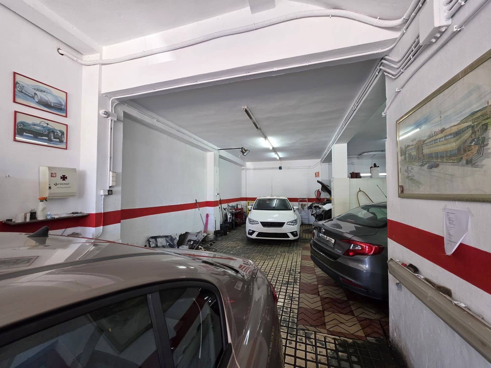 1 bedroom Business for sale in San Pedro de Alcantara - € 1,200,000 (Ref: 9836391)
