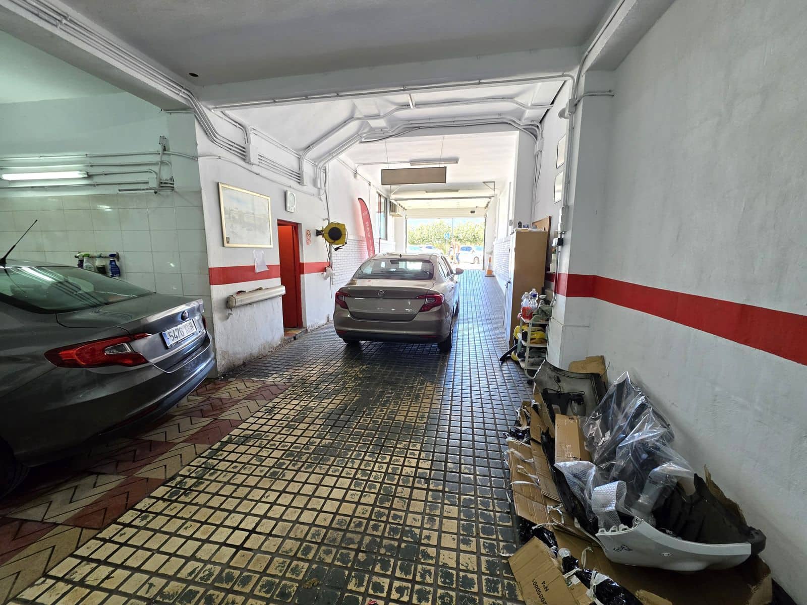1 bedroom Business for sale in San Pedro de Alcantara - € 1,200,000 (Ref: 9836391)