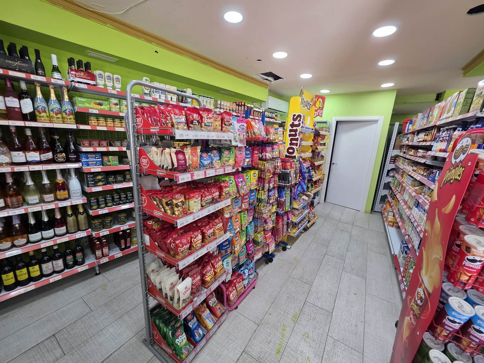 1 bedroom Business for sale in San Pedro de Alcantara - € 1,200,000 (Ref: 9836391)