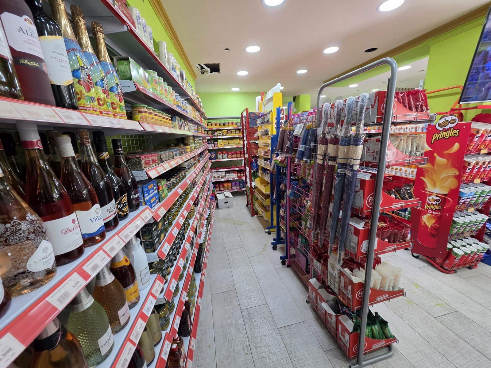 1 bedroom Business for sale in San Pedro de Alcantara - € 1,200,000 (Ref: 9836391)