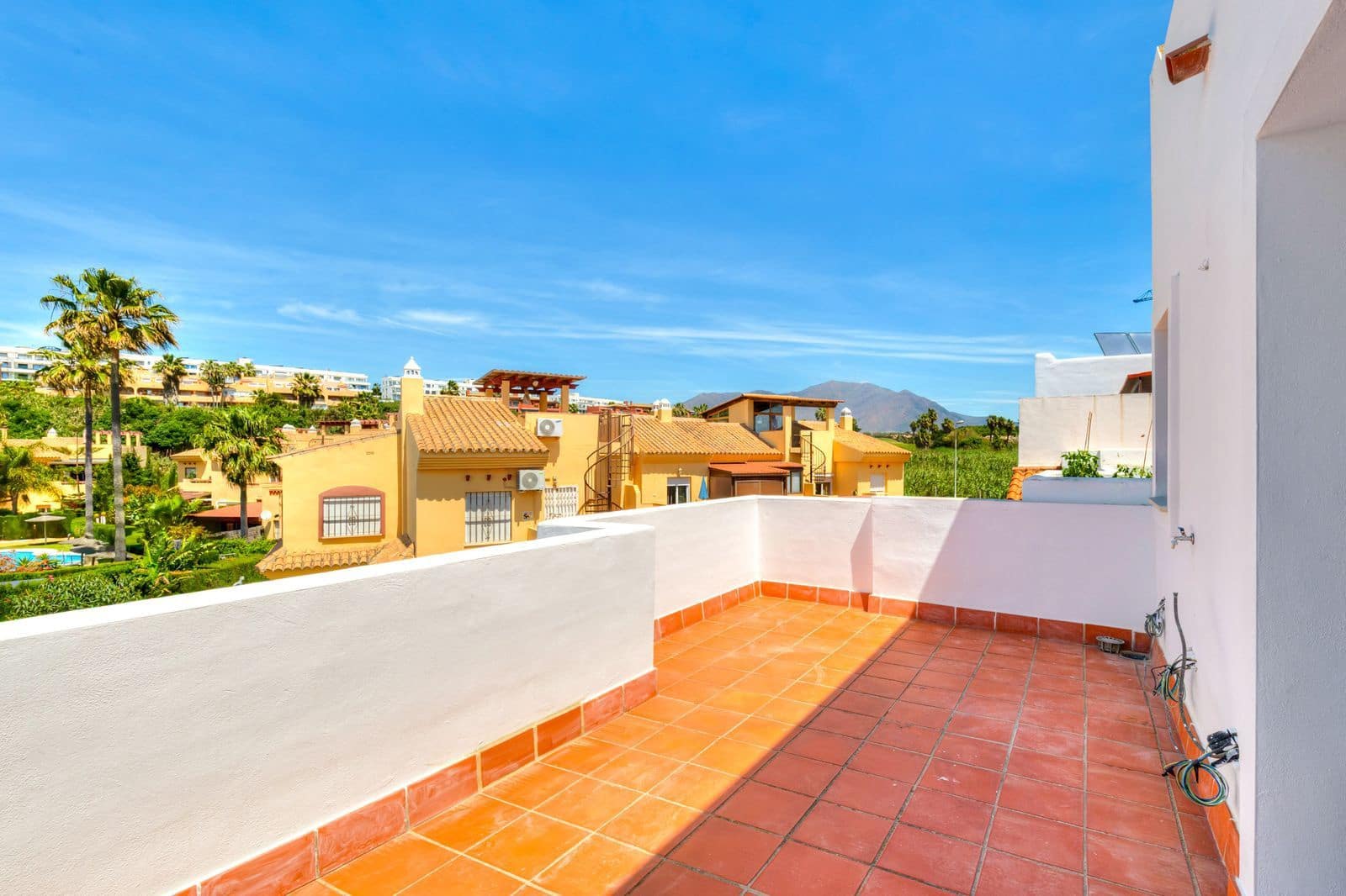 5 soveværelse Byhus til salg i Bahia de Casares - € 695.000 (Ref: 9843486)