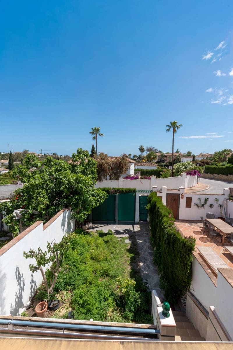 3 soverom Hus til salgs i Nueva Andalucia - € 620 000 (Ref: 9843493)