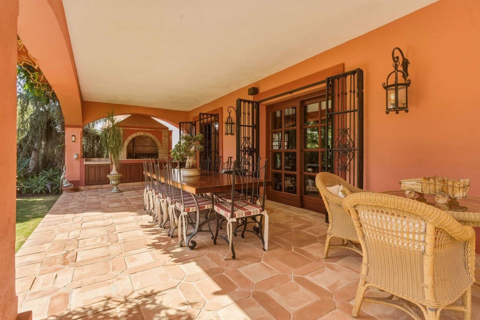 6 bedroom Villa for sale in Guadalmina - € 4,495,000 (Ref: 9843510)