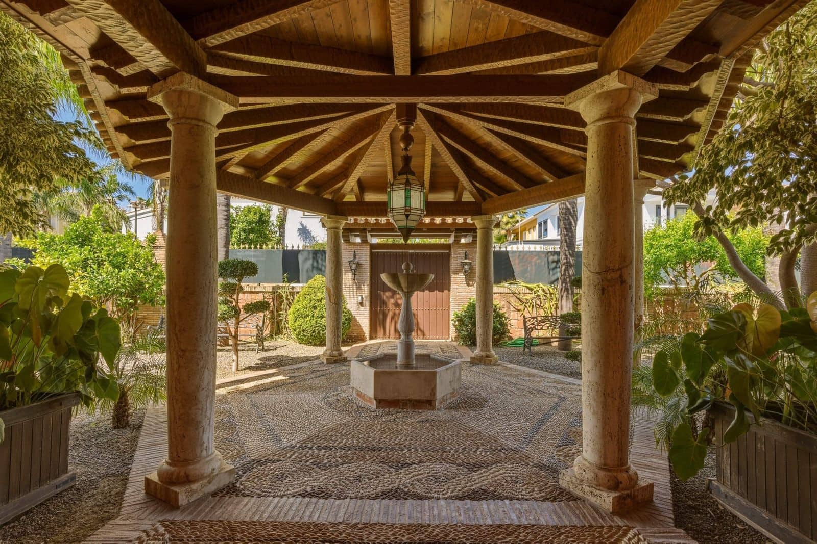 6 bedroom Villa for sale in Guadalmina - € 4,495,000 (Ref: 9843510)