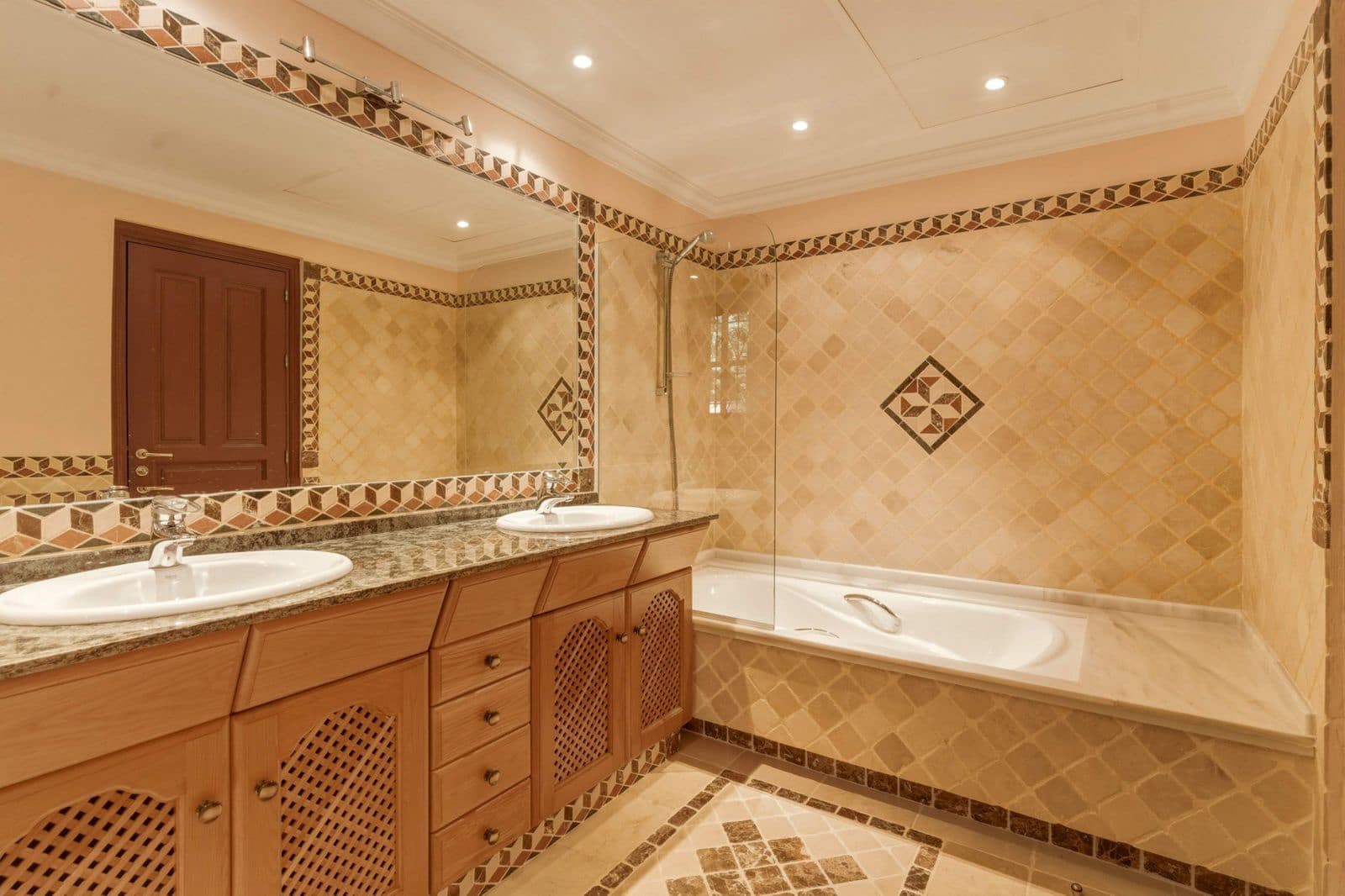 6 bedroom Villa for sale in Guadalmina - € 4,495,000 (Ref: 9843510)