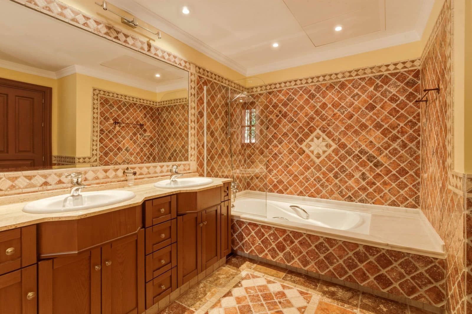 6 bedroom Villa for sale in Guadalmina - € 4,495,000 (Ref: 9843510)