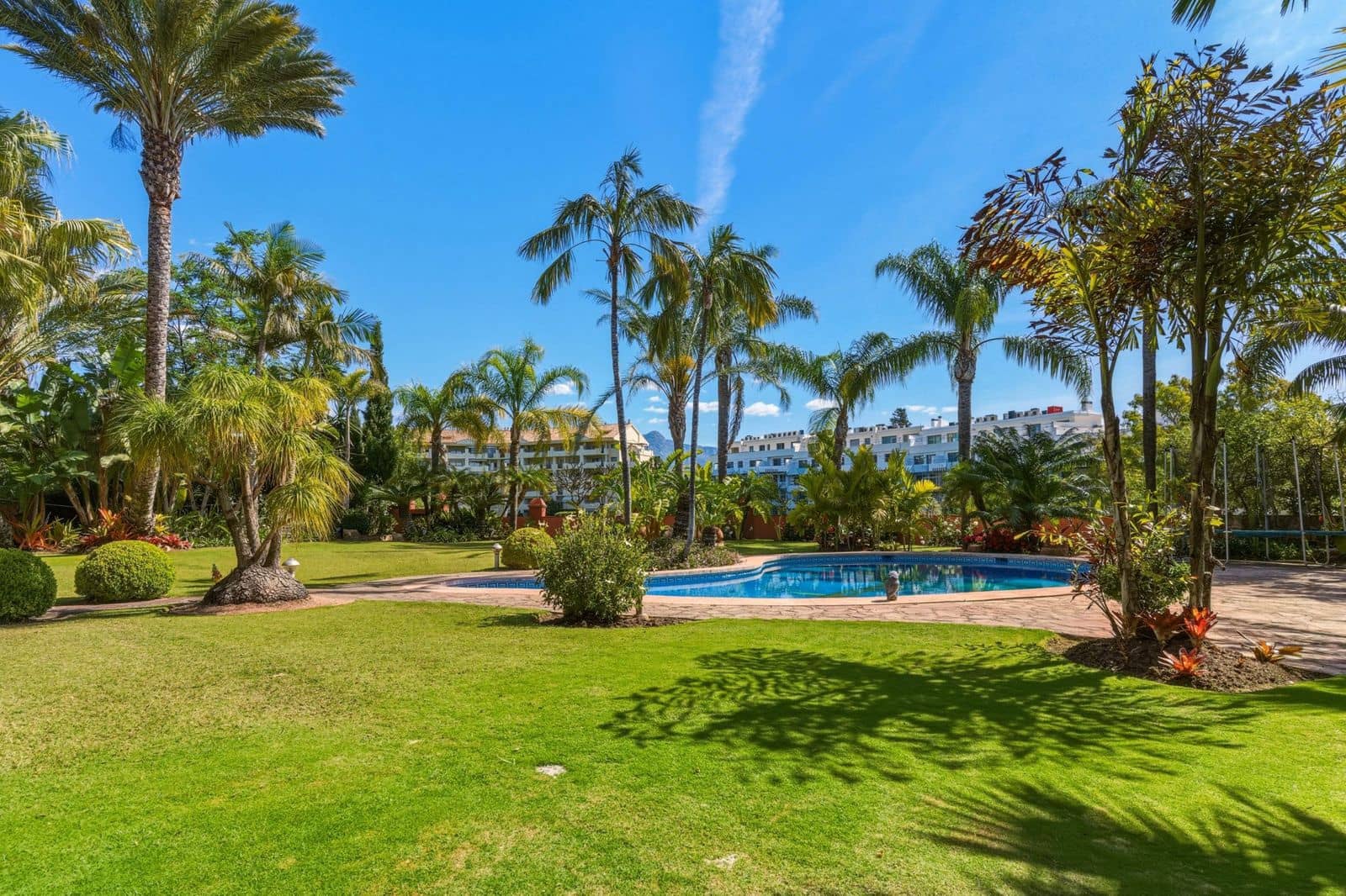 6 bedroom Villa for sale in Guadalmina - € 4,495,000 (Ref: 9843510)