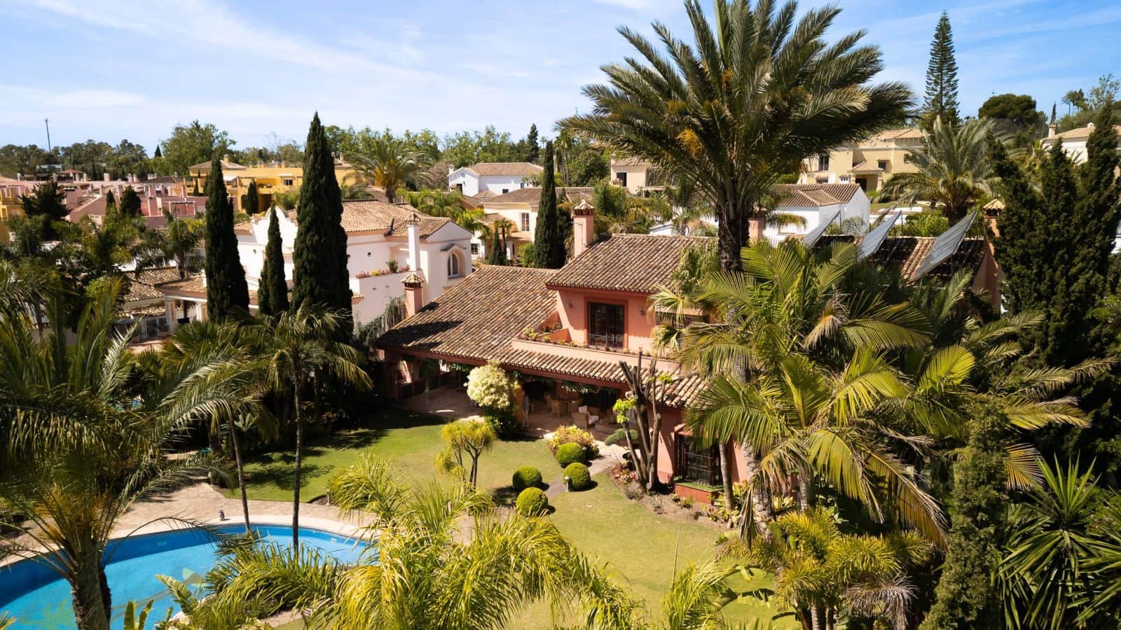 6 bedroom Villa for sale in Guadalmina - € 4,495,000 (Ref: 9843510)