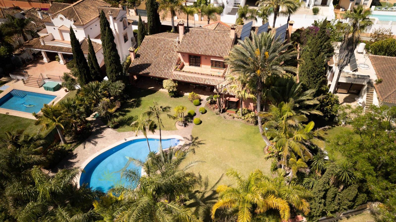 6 bedroom Villa for sale in Guadalmina - € 4,495,000 (Ref: 9843510)