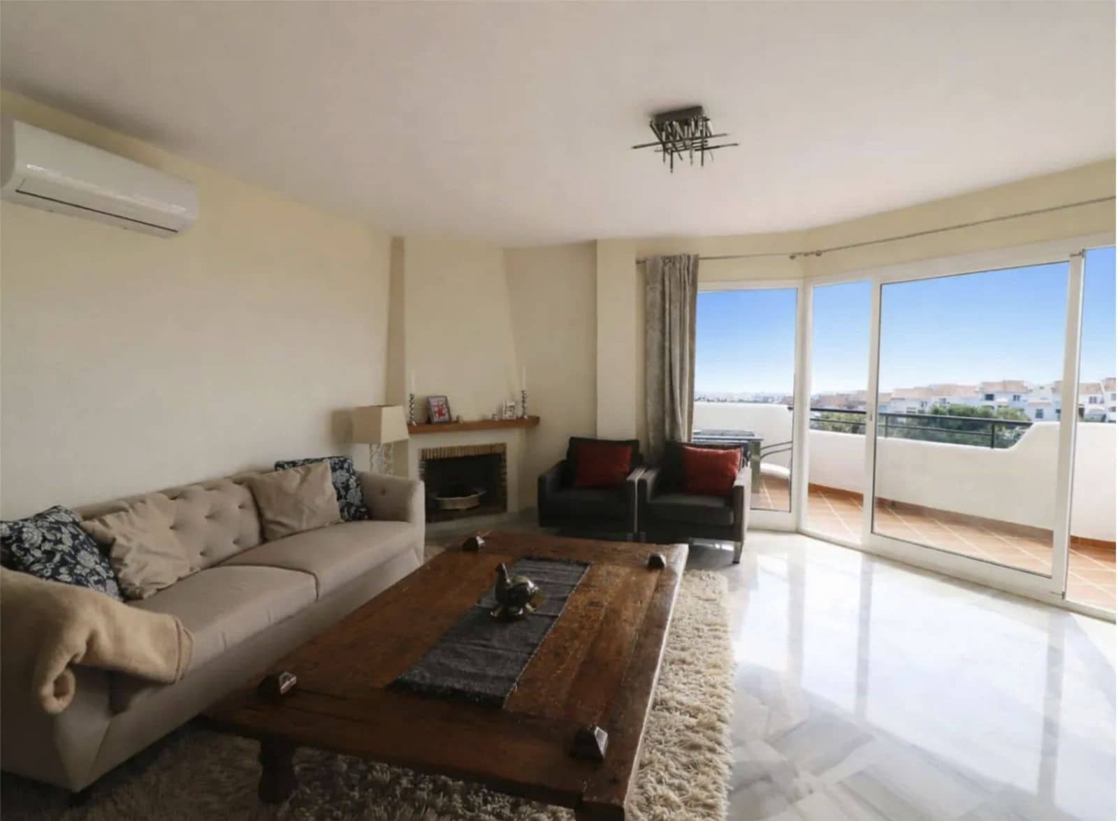 3 bedroom Apartment for sale in Calahonda - € 399,800 (Ref: 9843515)