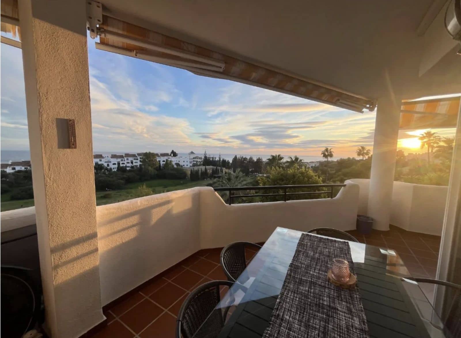 3 bedroom Apartment for sale in Calahonda - € 399,800 (Ref: 9843515)