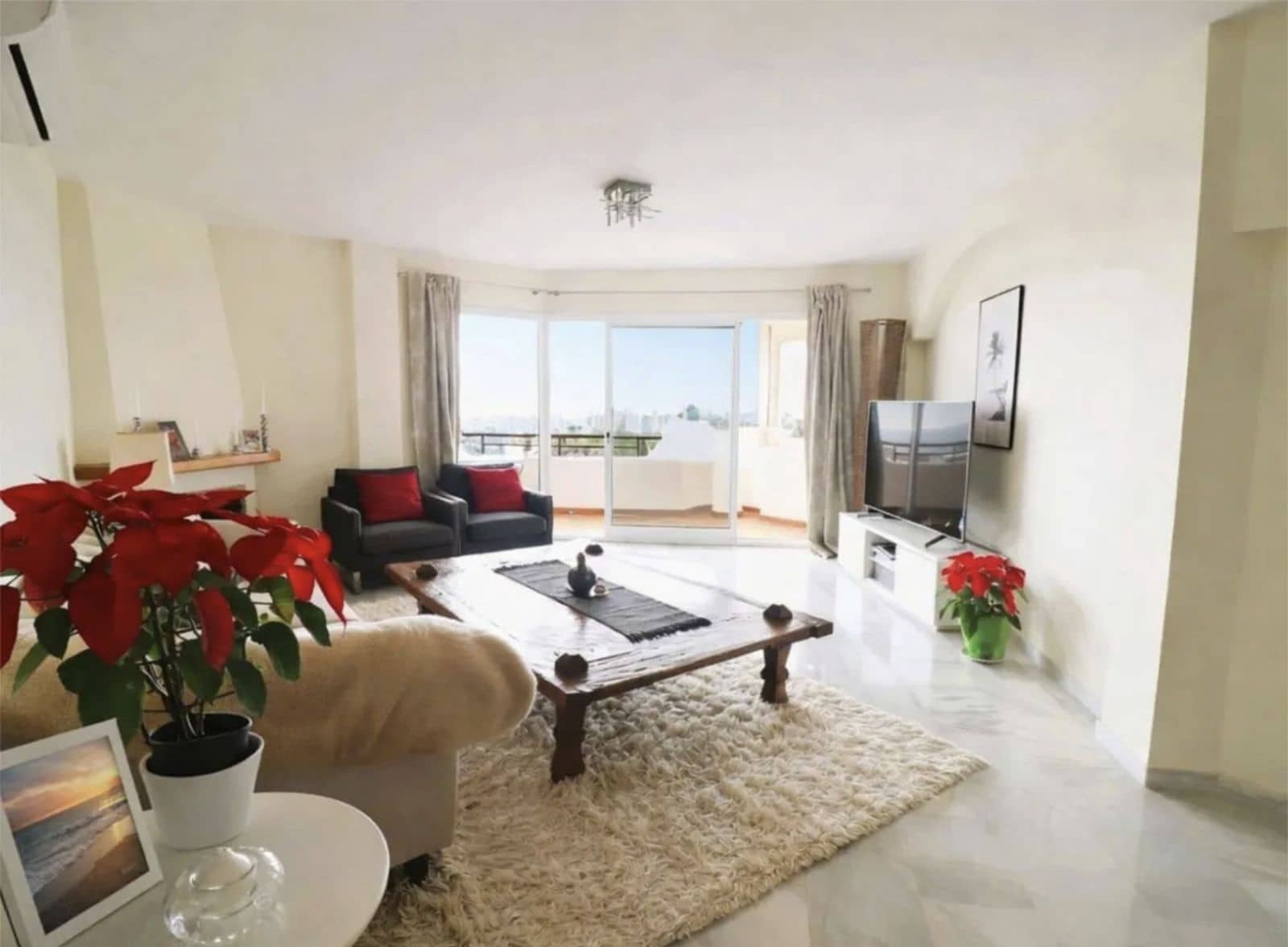 3 bedroom Apartment for sale in Calahonda - € 399,800 (Ref: 9843515)