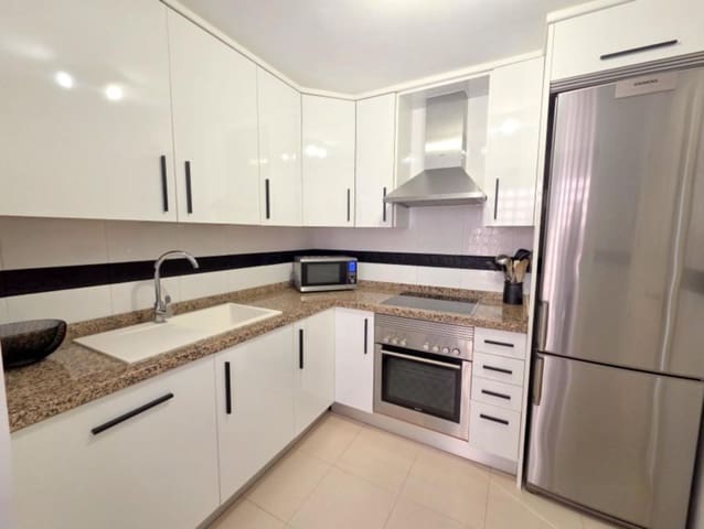 2 chambre Appartement à vendre à La Duquesa / Puerto de la Duquesa, Manilva - 295 000 € (Ref: 9843516)