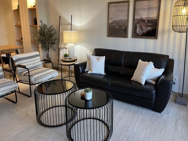 2 chambre Appartement à vendre à La Duquesa / Puerto de la Duquesa, Manilva - 295 000 € (Ref: 9843516)