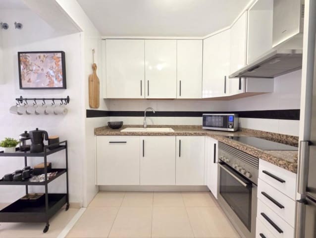2 chambre Appartement à vendre à La Duquesa / Puerto de la Duquesa, Manilva - 295 000 € (Ref: 9843516)