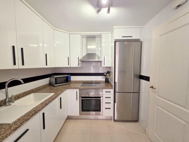 2 chambre Appartement à vendre à La Duquesa / Puerto de la Duquesa, Manilva - 295 000 € (Ref: 9843516)