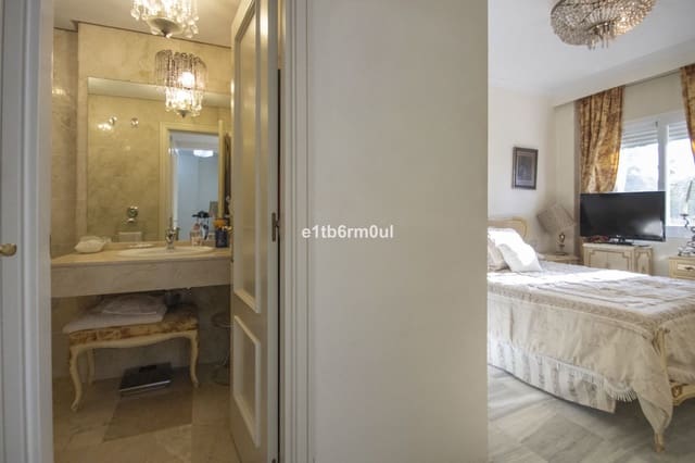 2 sovrum Lägenhet till salu i Golden Mile, Marbella - 595 000 € (Ref: 9843517)