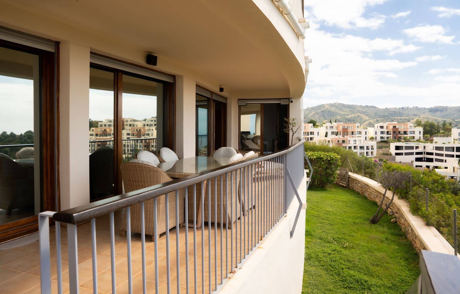 3 bedroom Apartment for sale in Los Monteros - € 550,000 (Ref: 9843520)