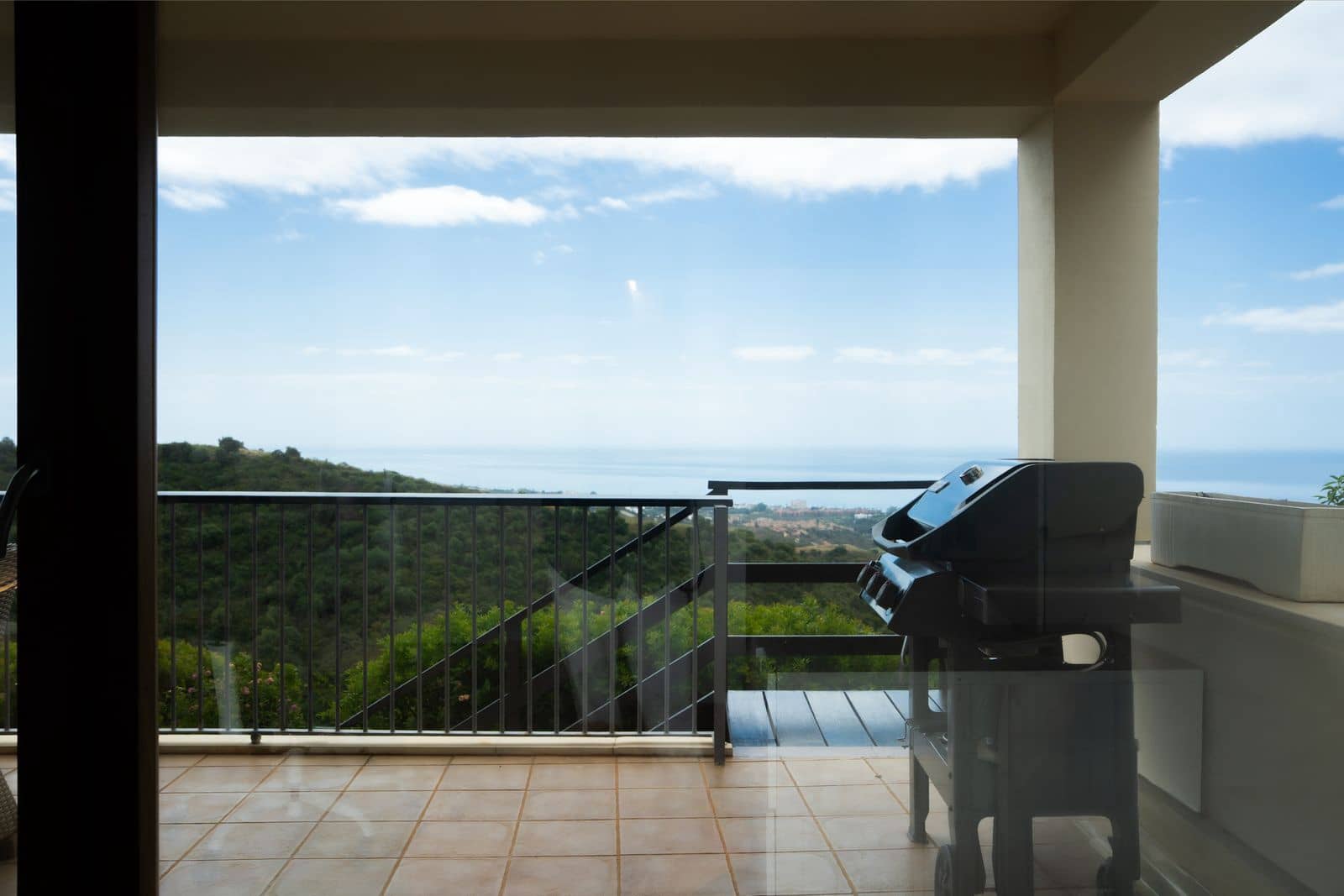 3 bedroom Apartment for sale in Los Monteros - € 550,000 (Ref: 9843520)