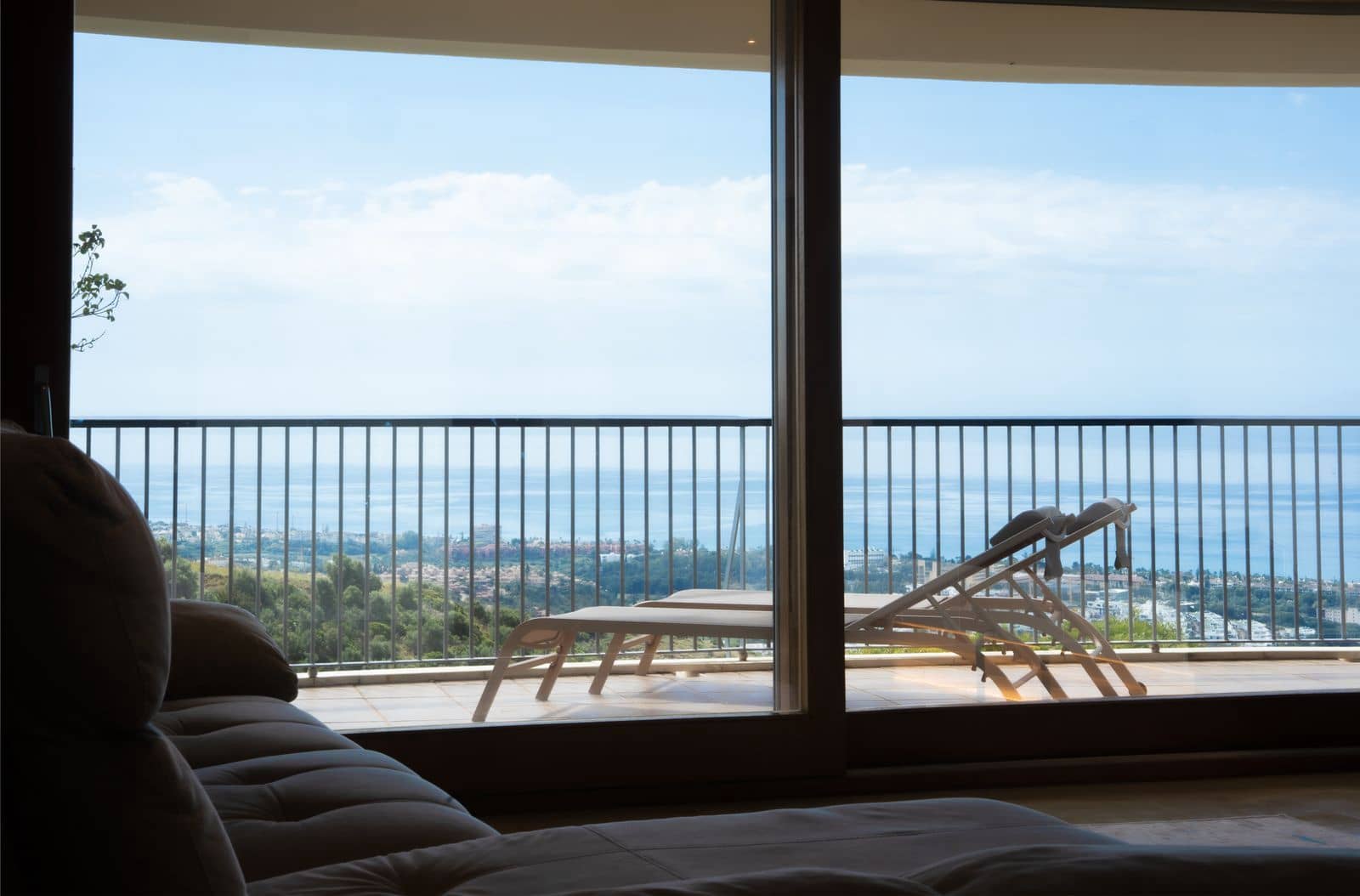 3 bedroom Apartment for sale in Los Monteros - € 550,000 (Ref: 9843520)
