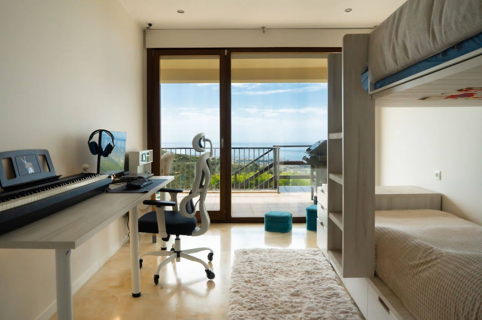 3 bedroom Apartment for sale in Los Monteros - € 550,000 (Ref: 9843520)
