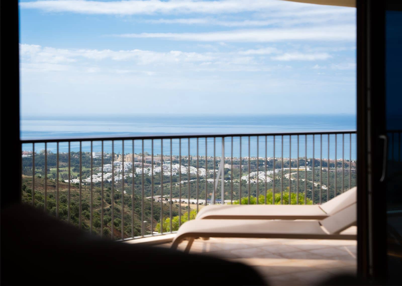 3 bedroom Apartment for sale in Los Monteros - € 550,000 (Ref: 9843520)
