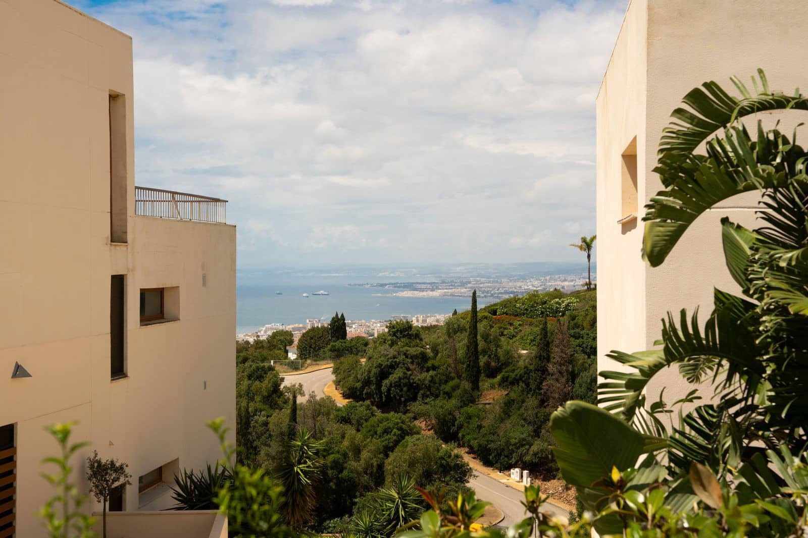 3 bedroom Apartment for sale in Los Monteros - € 550,000 (Ref: 9843520)