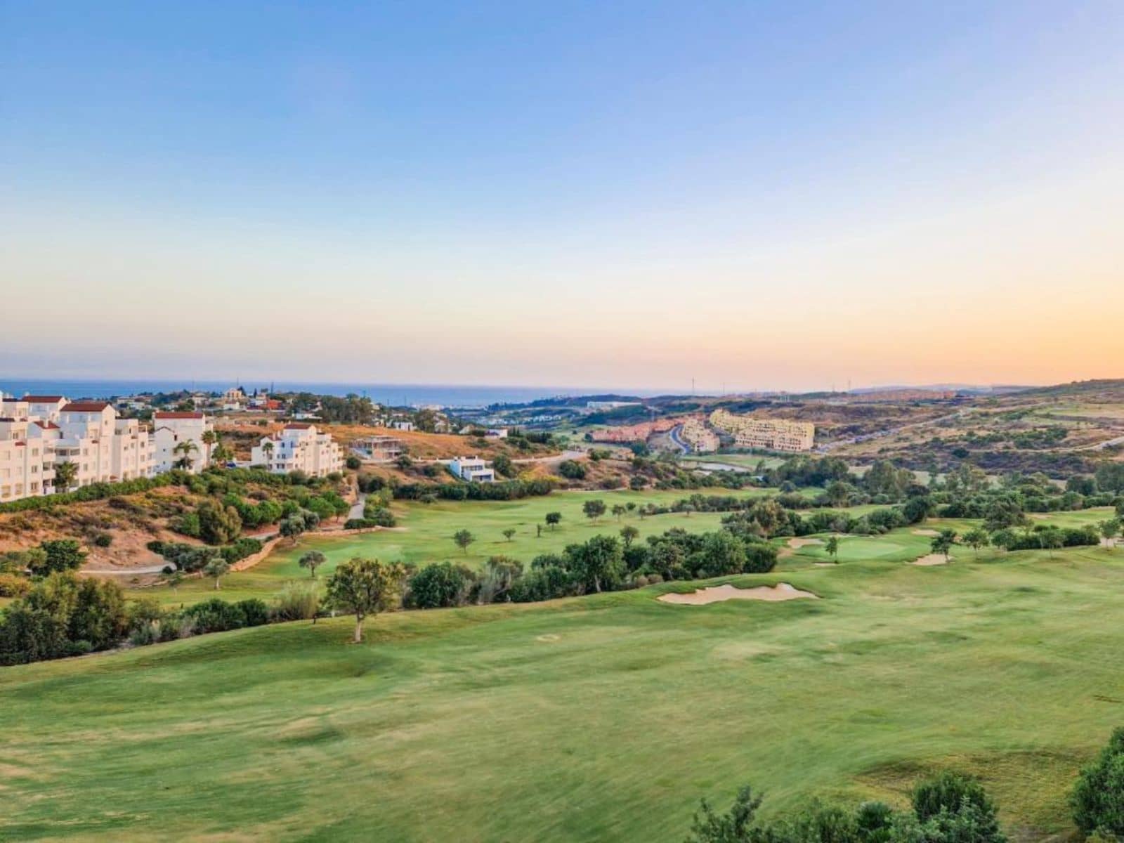 2 soverom Penthouse til salgs i Estepona - € 289 900 (Ref: 9843523)