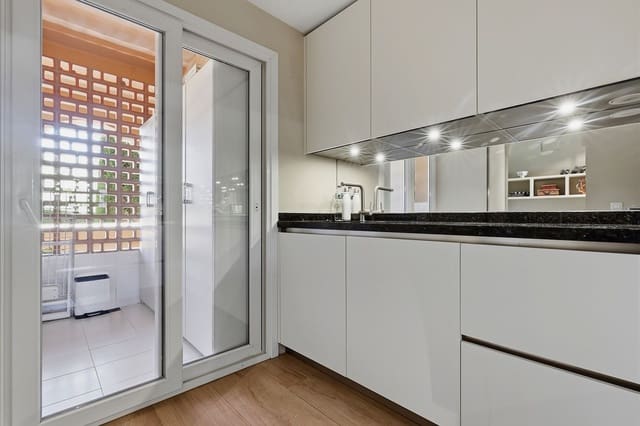 Apartamento de 2 habitaciones en El Paraíso, Benahavís en venta - 425.000 € (Ref: 9843527)