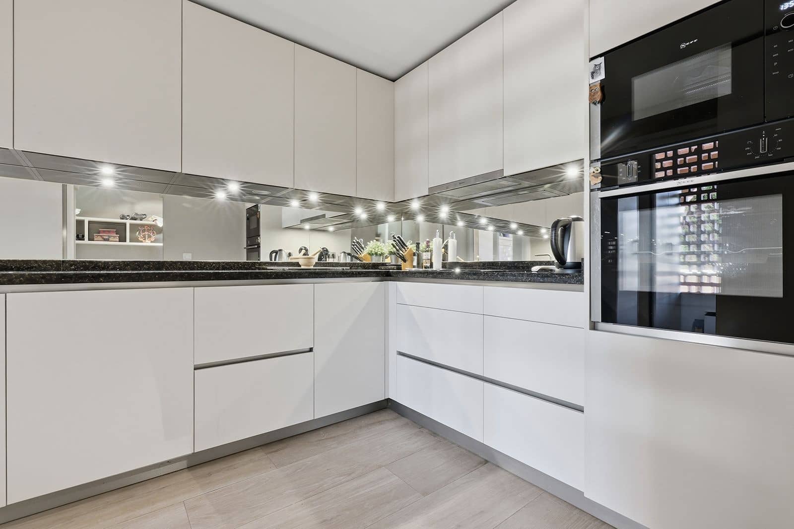 2 bedroom Apartment for sale in Benahavis - € 425,000 (Ref: 9843527)