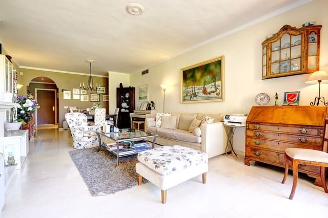 Apartamento de 2 habitaciones en El Paraíso, Benahavís en venta - 425.000 € (Ref: 9843527)