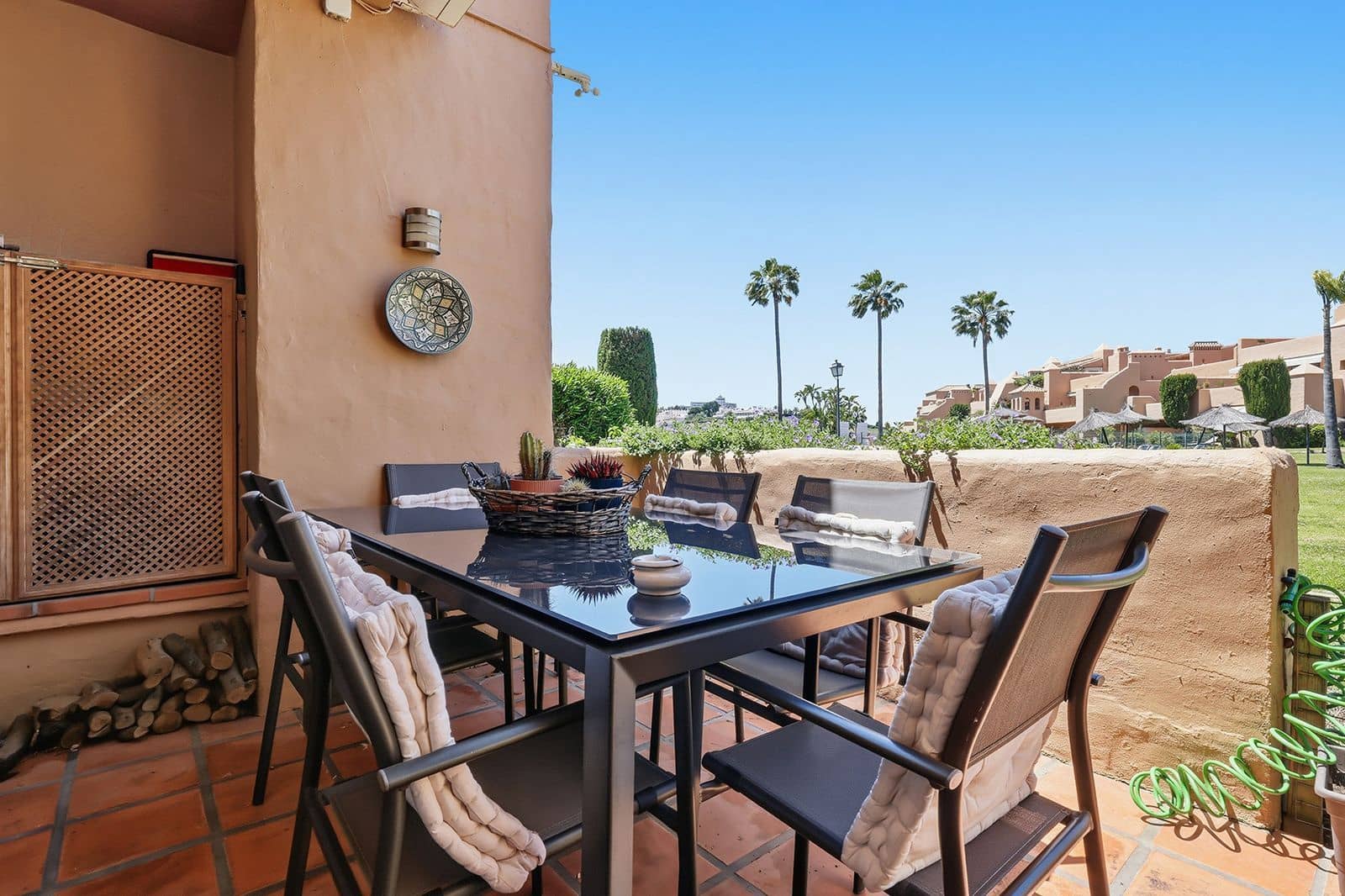 2 bedroom Apartment for sale in Benahavis - € 425,000 (Ref: 9843527)