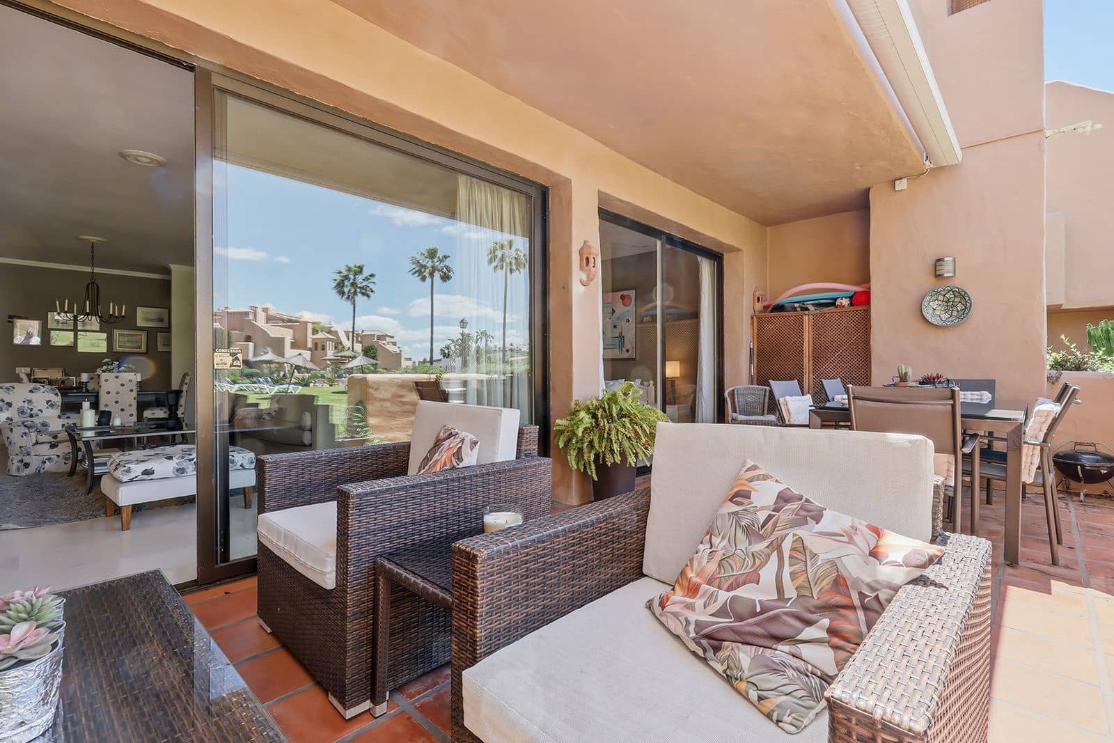 2 bedroom Apartment for sale in Benahavis - € 425,000 (Ref: 9843527)