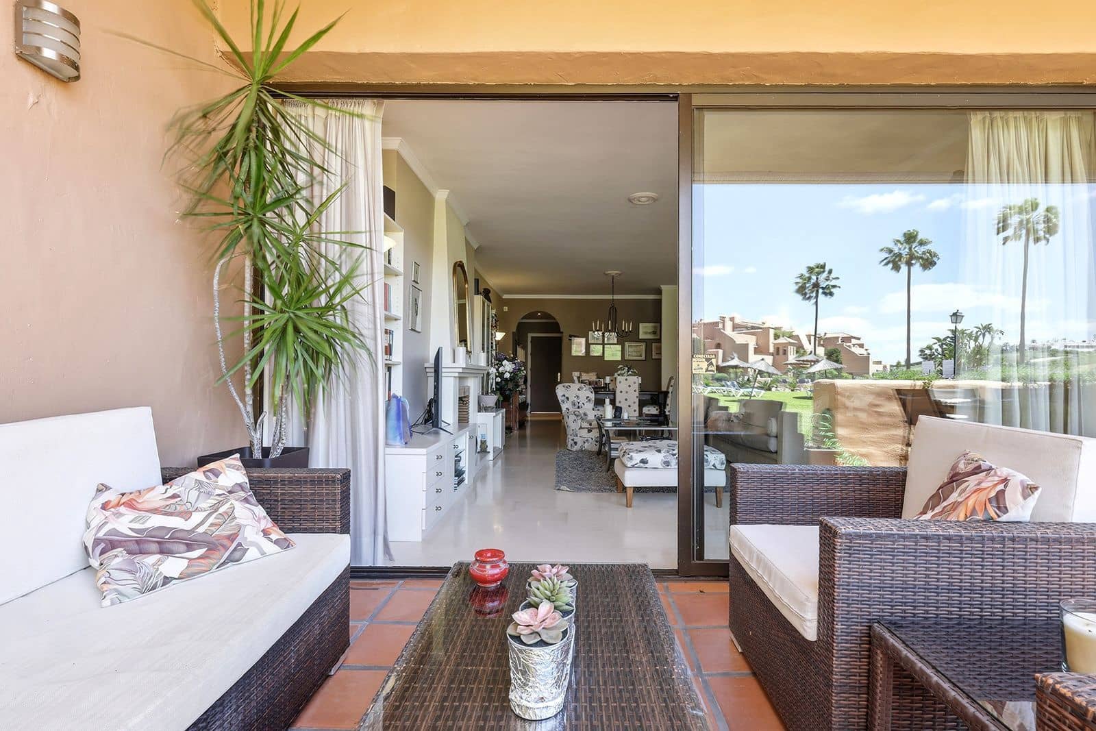 2 bedroom Apartment for sale in Benahavis - € 425,000 (Ref: 9843527)