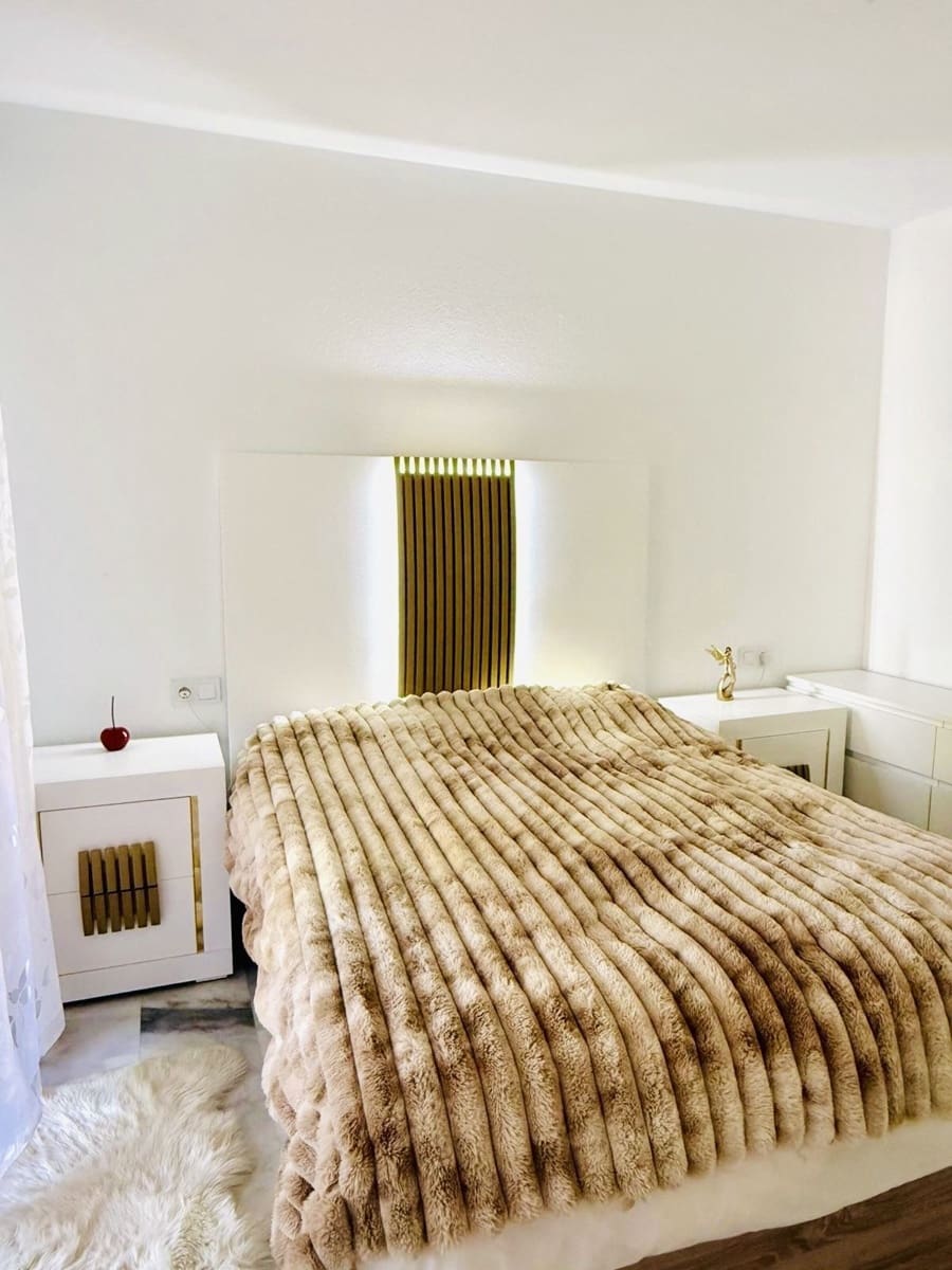 2 slaapkamer Appartement te koop in Manilva - € 299.000 (Ref: 9843533)