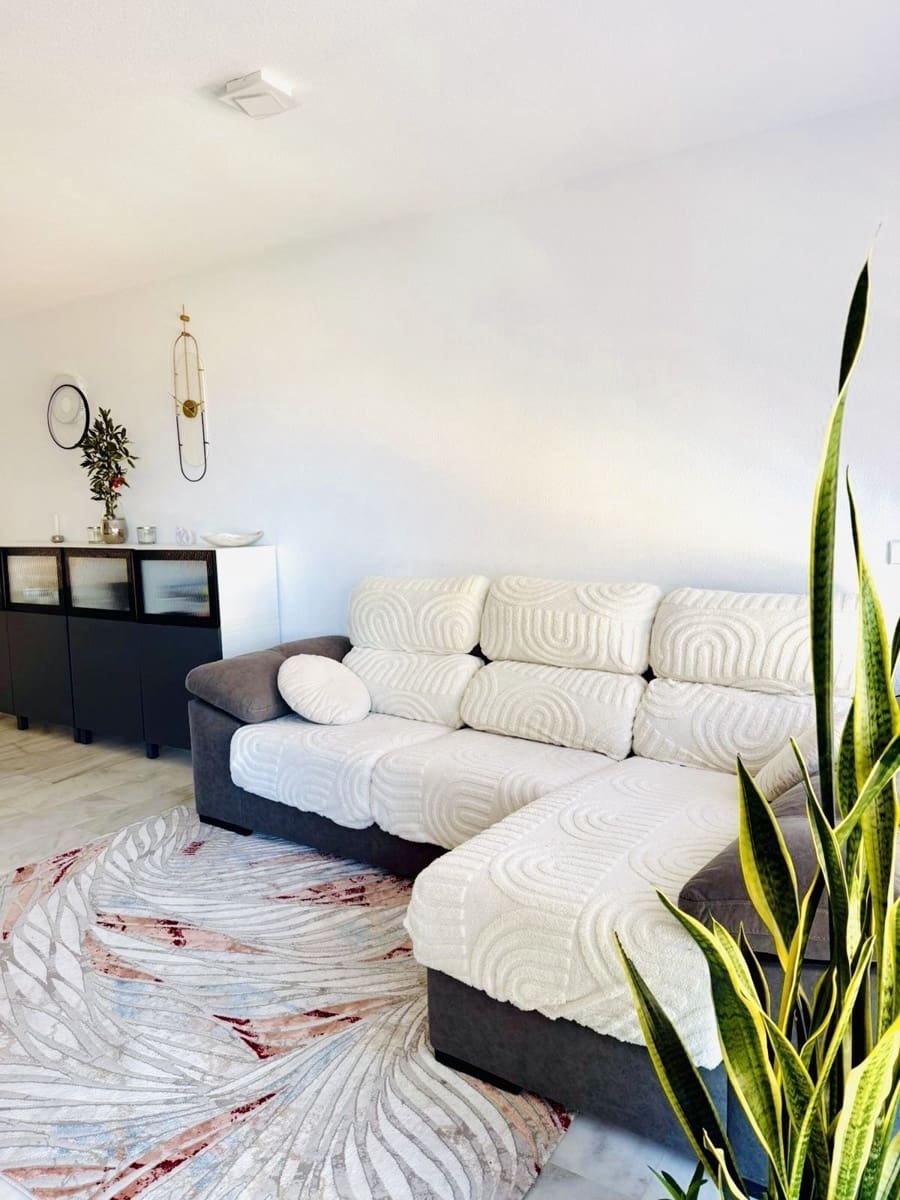 2 slaapkamer Appartement te koop in Manilva - € 299.000 (Ref: 9843533)
