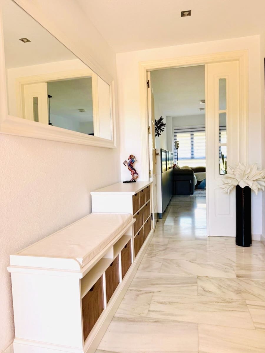 2 slaapkamer Appartement te koop in Manilva - € 299.000 (Ref: 9843533)