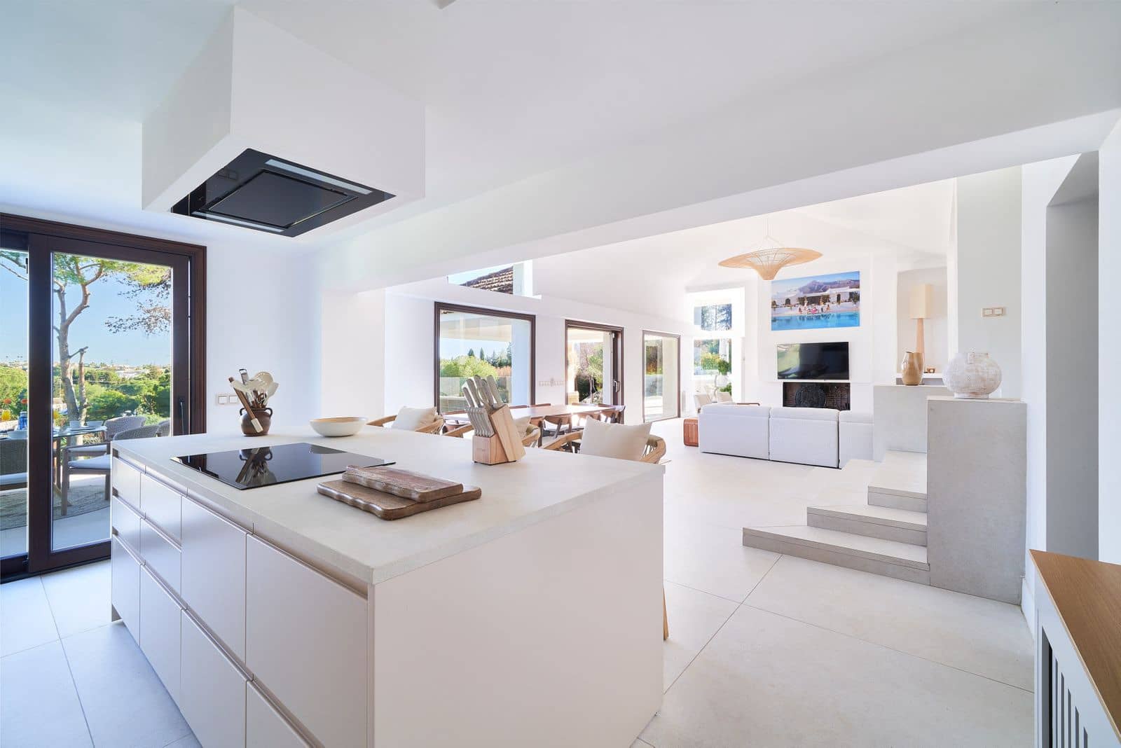 6 bedroom Villa for sale in San Pedro de Alcantara - € 3,995,000 (Ref: 9843536)