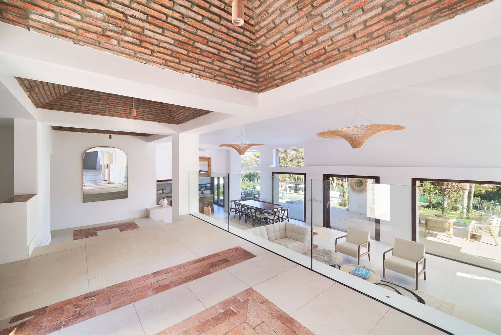 6 bedroom Villa for sale in San Pedro de Alcantara - € 3,995,000 (Ref: 9843536)