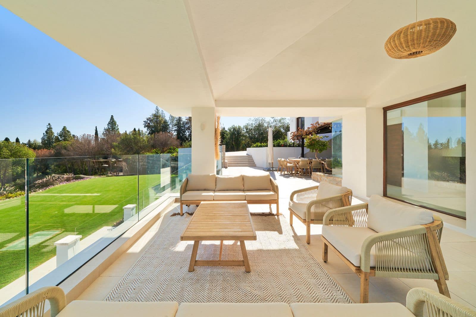 6 bedroom Villa for sale in San Pedro de Alcantara - € 3,995,000 (Ref: 9843536)