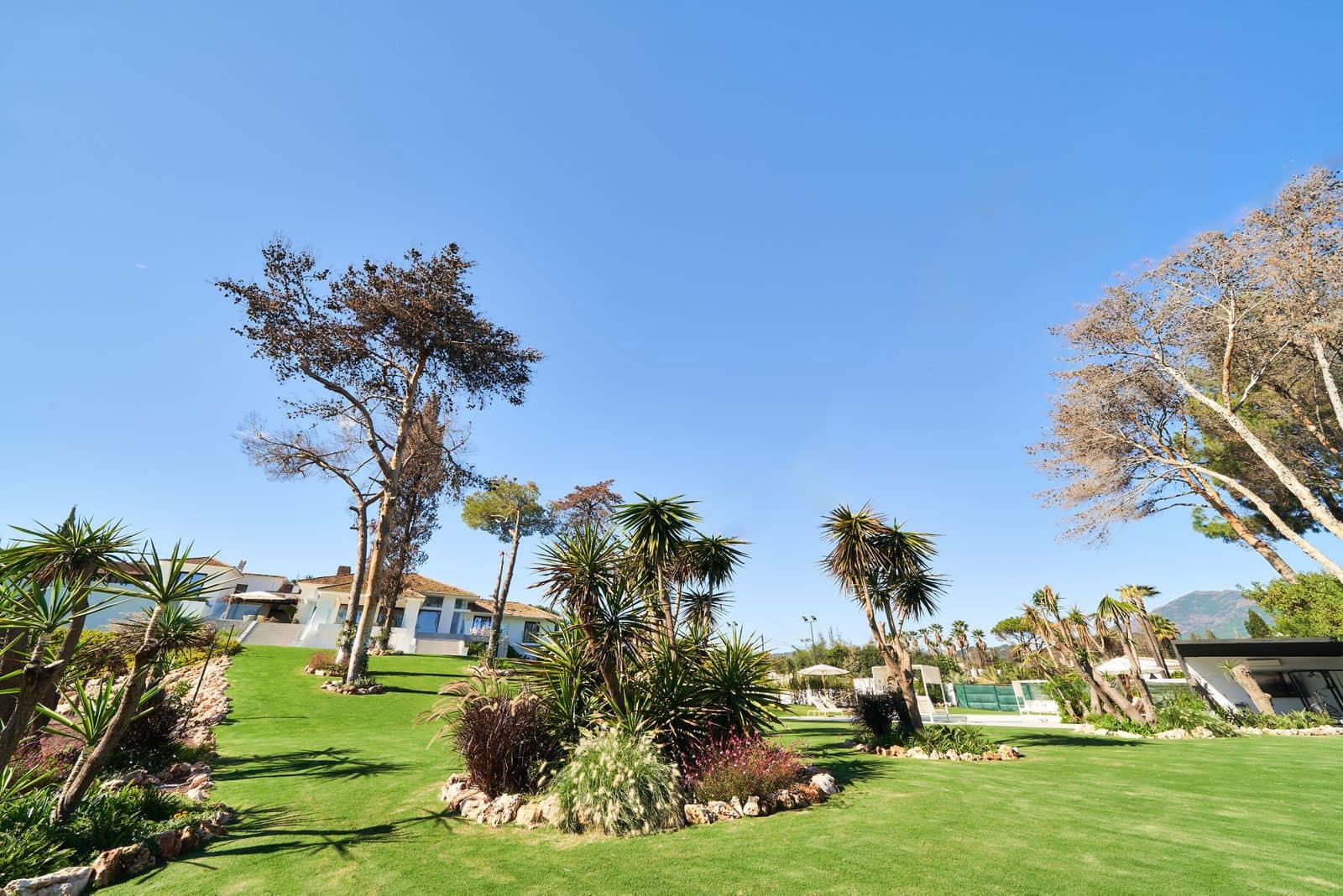6 bedroom Villa for sale in San Pedro de Alcantara - € 3,995,000 (Ref: 9843536)