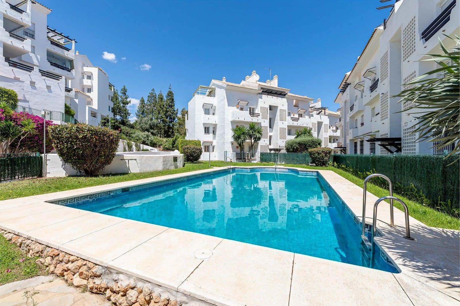 3 bedroom Apartment for sale in Benalmadena Costa - € 491,222 (Ref: 9843537)