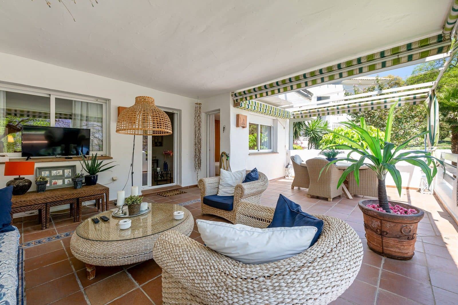 3 bedroom Apartment for sale in Benalmadena Costa - € 491,222 (Ref: 9843537)