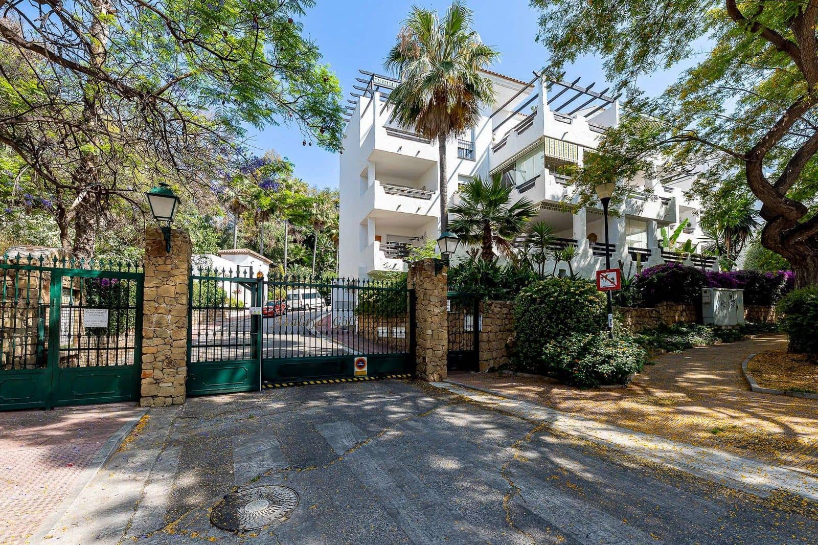 3 bedroom Apartment for sale in Benalmadena Costa - € 491,222 (Ref: 9843537)