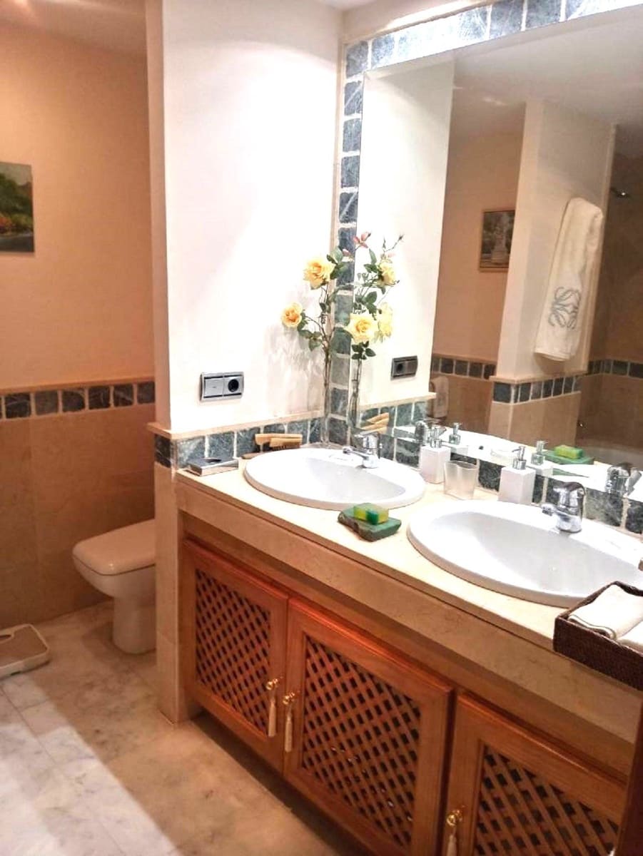 3 sypialnia Dom blizniak na sprzedaż w Golden Mile - 1 600 000 € (Ref: 9843539)