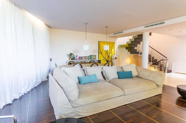 4 sovrum Semi-fristående Villa till salu i Golden Mile, Marbella - 2 700 000 € (Ref: 9843557)
